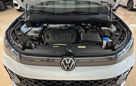Volkswagen Tiguan, 2024 год, 3 999 000 рублей, 7 фотография