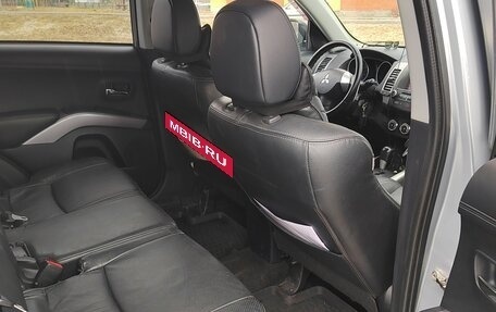 Mitsubishi Outlander III рестайлинг 3, 2012 год, 1 350 000 рублей, 8 фотография