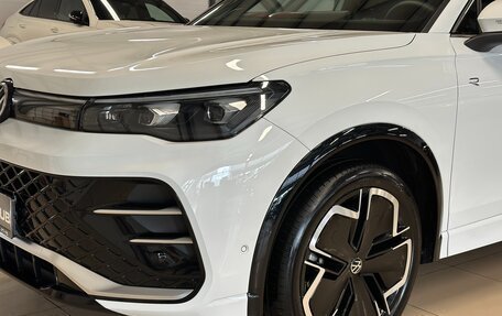 Volkswagen Tiguan, 2024 год, 3 999 000 рублей, 12 фотография