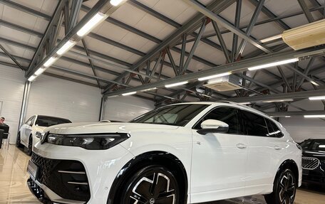 Volkswagen Tiguan, 2024 год, 3 999 000 рублей, 15 фотография