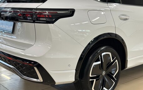 Volkswagen Tiguan, 2024 год, 3 999 000 рублей, 14 фотография