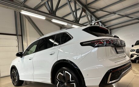 Volkswagen Tiguan, 2024 год, 3 999 000 рублей, 18 фотография