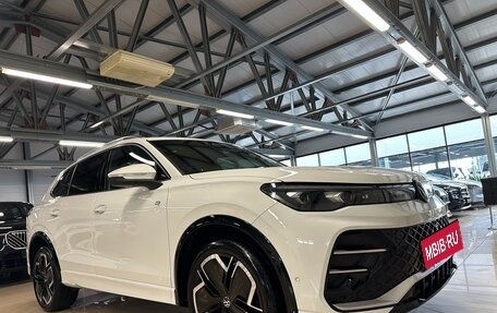 Volkswagen Tiguan, 2024 год, 3 999 000 рублей, 16 фотография