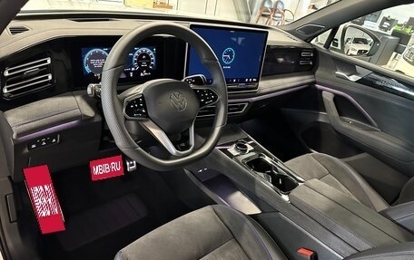 Volkswagen Tiguan, 2024 год, 3 999 000 рублей, 19 фотография