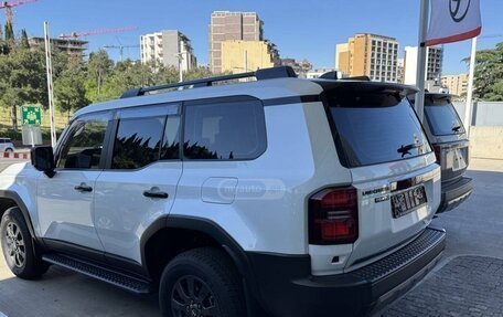 Toyota Land Cruiser Prado, 2024 год, 7 590 000 рублей, 4 фотография