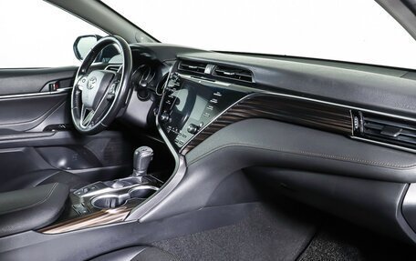 Toyota Camry, 2018 год, 2 496 000 рублей, 11 фотография