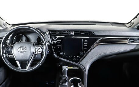 Toyota Camry, 2018 год, 2 496 000 рублей, 14 фотография