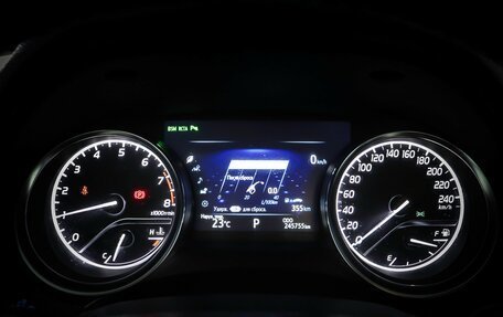 Toyota Camry, 2018 год, 2 496 000 рублей, 17 фотография