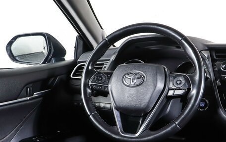 Toyota Camry, 2018 год, 2 496 000 рублей, 18 фотография