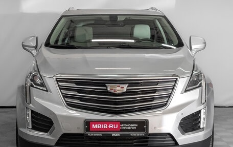 Cadillac XT5 I рестайлинг, 2017 год, 2 690 000 рублей, 2 фотография