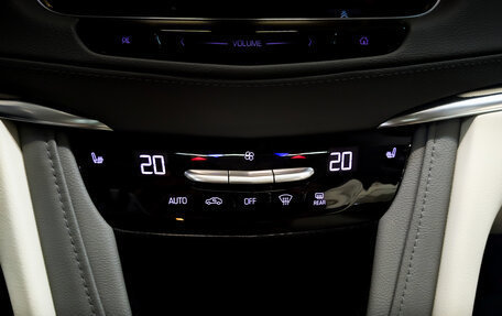 Cadillac XT5 I рестайлинг, 2017 год, 2 690 000 рублей, 28 фотография