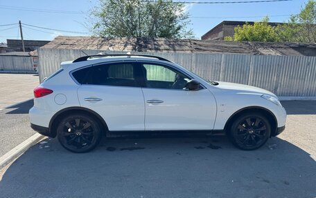 Infiniti QX50 I рестайлинг, 2015 год, 2 000 000 рублей, 4 фотография