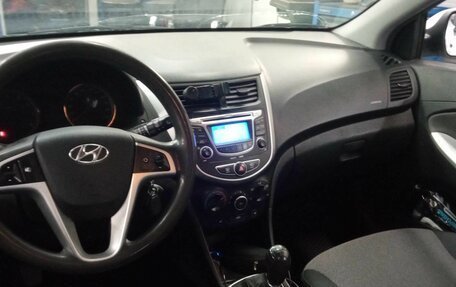 Hyundai Solaris II рестайлинг, 2013 год, 672 000 рублей, 4 фотография