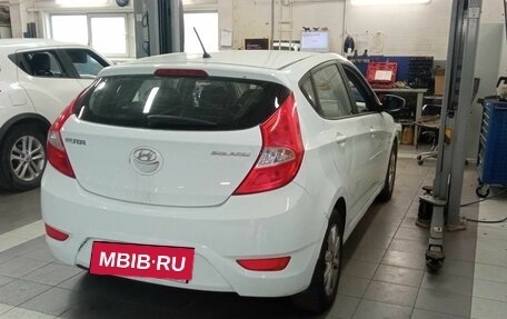 Hyundai Solaris II рестайлинг, 2013 год, 672 000 рублей, 3 фотография
