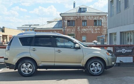 Mitsubishi Outlander III рестайлинг 3, 2007 год, 950 000 рублей, 4 фотография