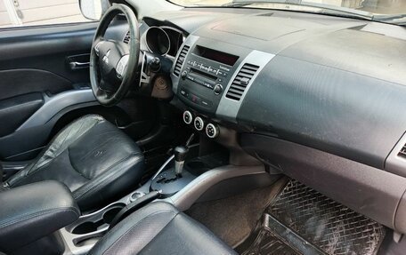 Mitsubishi Outlander III рестайлинг 3, 2007 год, 950 000 рублей, 11 фотография