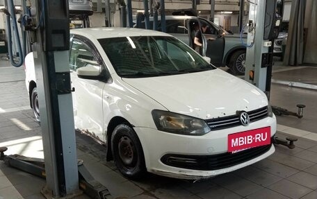 Volkswagen Polo VI (EU Market), 2013 год, 450 000 рублей, 2 фотография