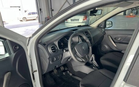 Renault Logan II, 2017 год, 737 000 рублей, 10 фотография