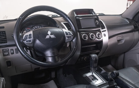 Mitsubishi Pajero Sport II рестайлинг, 2014 год, 2 299 000 рублей, 10 фотография