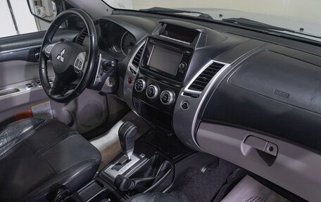 Mitsubishi Pajero Sport II рестайлинг, 2014 год, 2 299 000 рублей, 18 фотография
