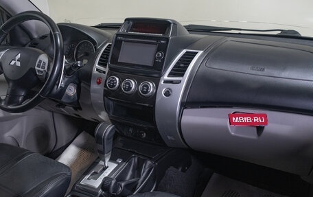 Mitsubishi Pajero Sport II рестайлинг, 2014 год, 2 299 000 рублей, 17 фотография