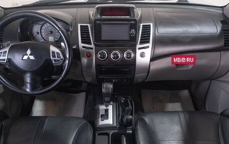 Mitsubishi Pajero Sport II рестайлинг, 2014 год, 2 299 000 рублей, 14 фотография