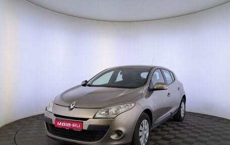 Renault Logan II, 2021 год, 1 150 000 рублей, 1 фотография