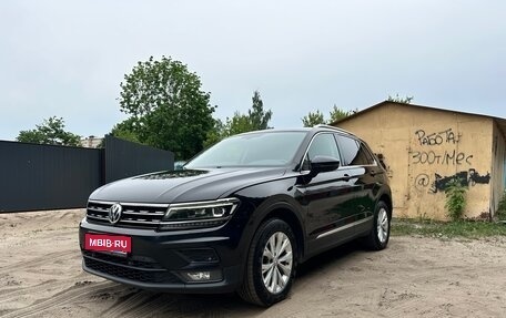 Volkswagen Tiguan II, 2018 год, 2 150 000 рублей, 1 фотография