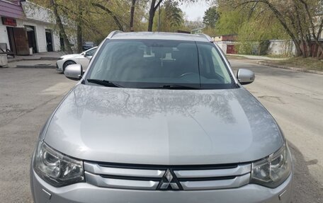 Mitsubishi Outlander III рестайлинг 3, 2014 год, 1 550 000 рублей, 1 фотография