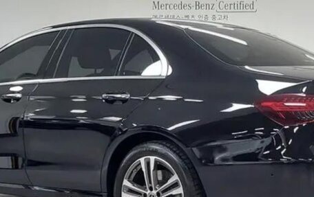 Mercedes-Benz E-Класс, 2022 год, 3 100 000 рублей, 4 фотография