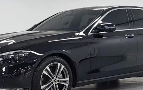 Mercedes-Benz E-Класс, 2022 год, 3 100 000 рублей, 3 фотография