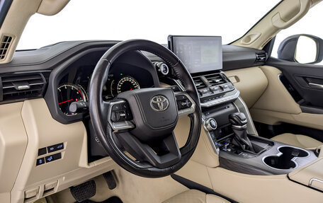 Toyota Land Cruiser, 2022 год, 10 500 000 рублей, 15 фотография