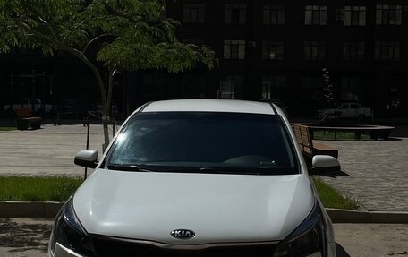 KIA Rio IV, 2020 год, 1 350 000 рублей, 4 фотография