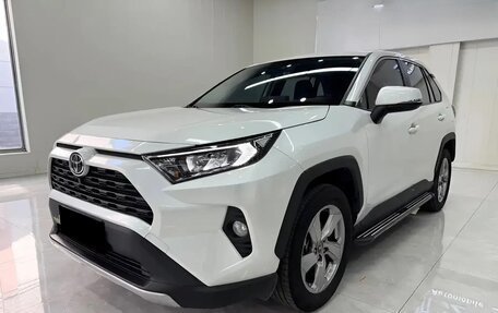 Toyota RAV4, 2021 год, 2 660 300 рублей, 2 фотография