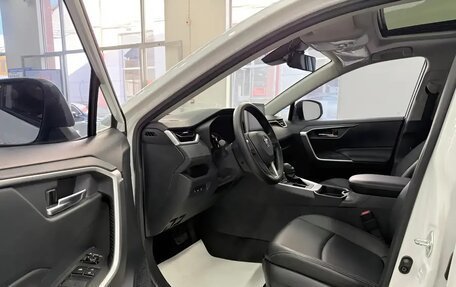 Toyota RAV4, 2021 год, 2 660 300 рублей, 8 фотография