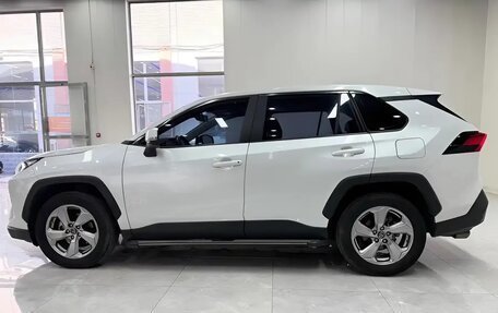 Toyota RAV4, 2021 год, 2 660 300 рублей, 6 фотография