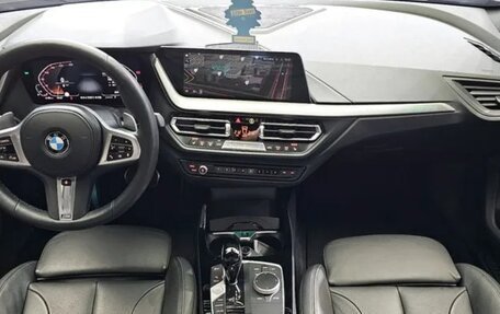 BMW 1 серия, 2022 год, 2 470 000 рублей, 7 фотография
