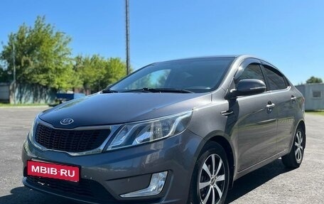 KIA Rio III рестайлинг, 2013 год, 925 000 рублей, 2 фотография
