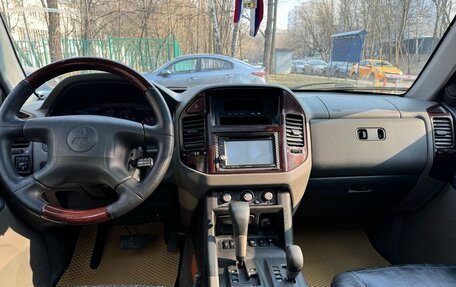 Mitsubishi Pajero III рестайлинг, 2001 год, 840 000 рублей, 10 фотография