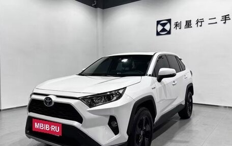 Toyota RAV4, 2022 год, 2 777 887 рублей, 2 фотография