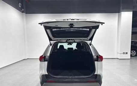 Toyota RAV4, 2022 год, 2 777 887 рублей, 11 фотография