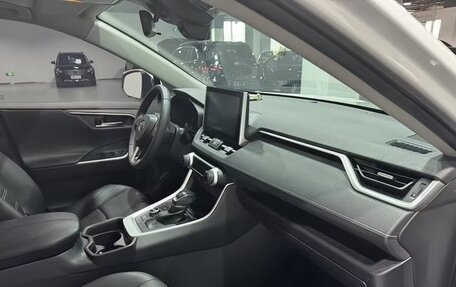Toyota RAV4, 2022 год, 2 777 887 рублей, 16 фотография