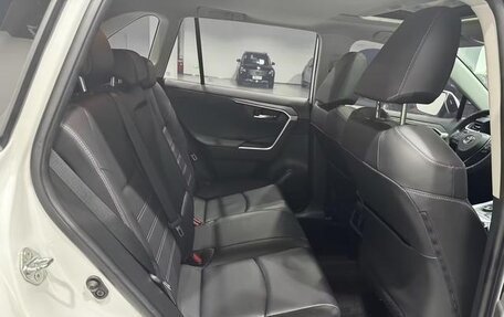 Toyota RAV4, 2022 год, 2 777 887 рублей, 26 фотография