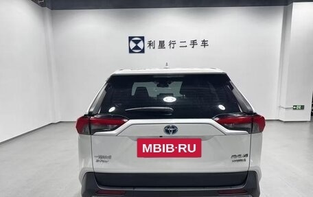 Toyota RAV4, 2022 год, 2 777 887 рублей, 10 фотография