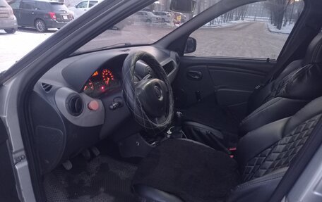 Renault Logan I, 2014 год, 180 000 рублей, 3 фотография