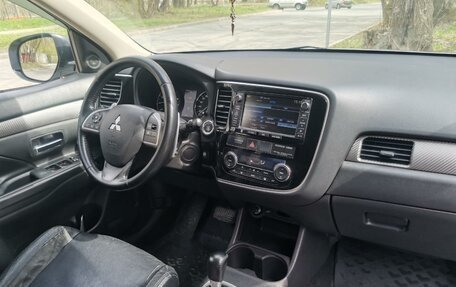 Mitsubishi Outlander III рестайлинг 3, 2014 год, 1 550 000 рублей, 7 фотография
