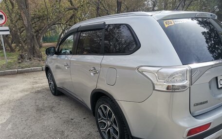Mitsubishi Outlander III рестайлинг 3, 2014 год, 1 550 000 рублей, 5 фотография
