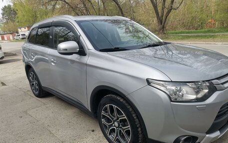 Mitsubishi Outlander III рестайлинг 3, 2014 год, 1 550 000 рублей, 4 фотография