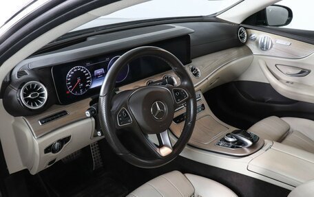 Mercedes-Benz E-Класс, 2018 год, 4 500 000 рублей, 25 фотография