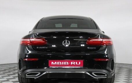 Mercedes-Benz E-Класс, 2018 год, 4 500 000 рублей, 16 фотография